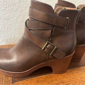 boc Women's Briley Inside Zipper Comfort Bootie Size 8M